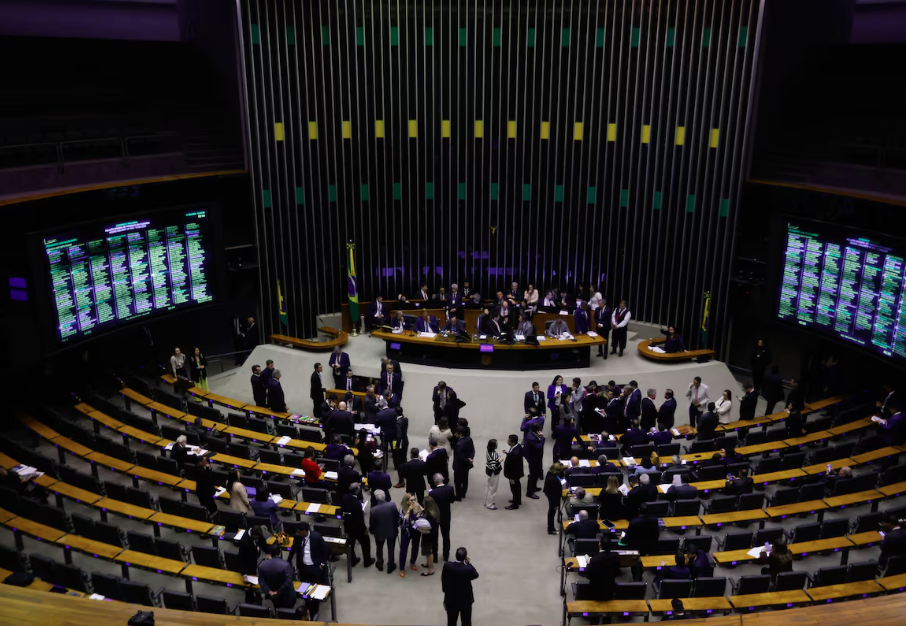 Congresso pede ao STF que valide decreto legislativo que derrubou aumento do IOF.