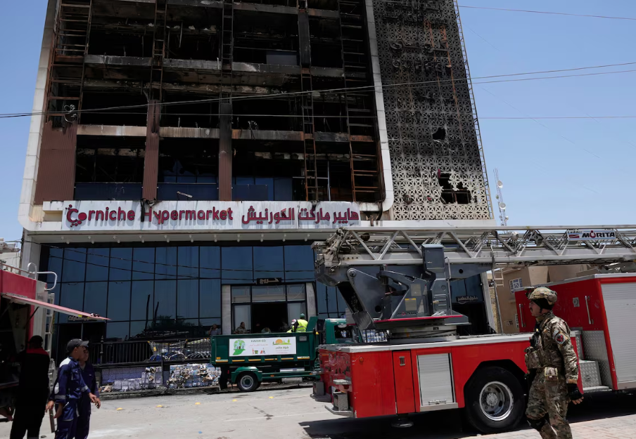 Incêndio deixou 61 vítimas fatais; shopping havia sido inaugurado há uma semana.