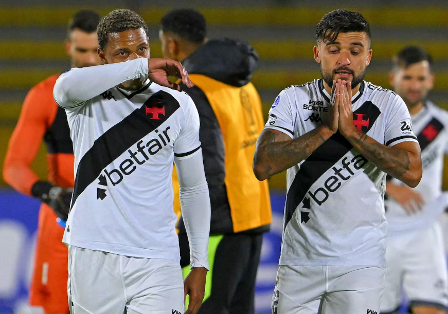 Vasco foi goleado pelo Independiente del Valle por 4 a 0 em Quito.
