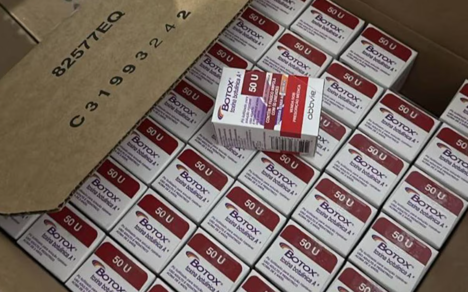 Carga de botox foi recuperada pela polícia.