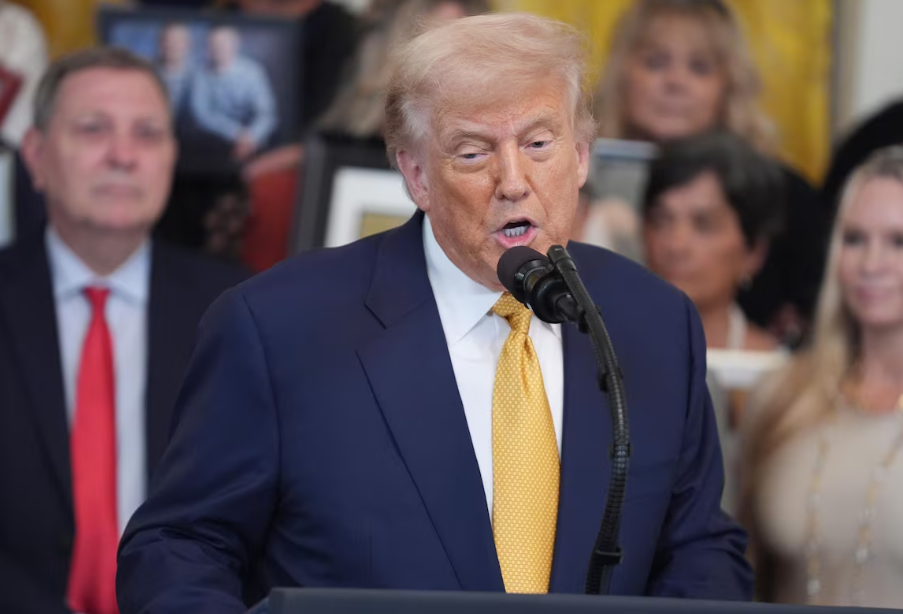 Donald Trump afirma que carta divulgada pelo The Wall Street Journal é falsa.