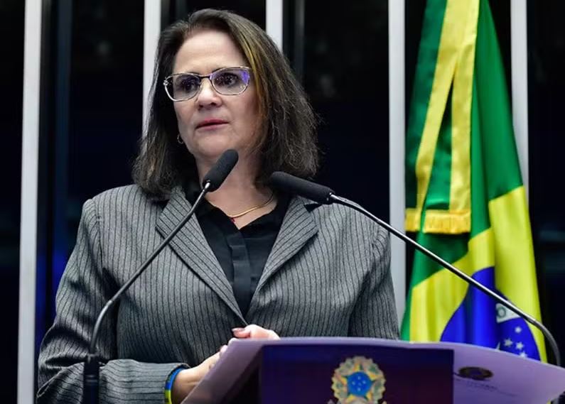 A senadora Damares Alves considera injustas as medidas aplicadas a Jair Bolsonaro