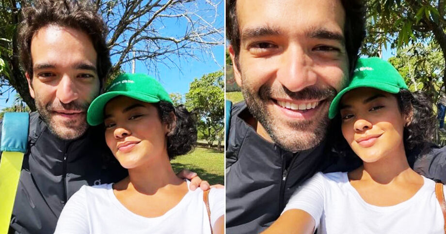A primeira foto (à esq) é original, postada por Fátima (Bella Campos) com Afonso (Humberto Carrão). A segunda imagem é um dos memes que fizeram com a cabeça do ator