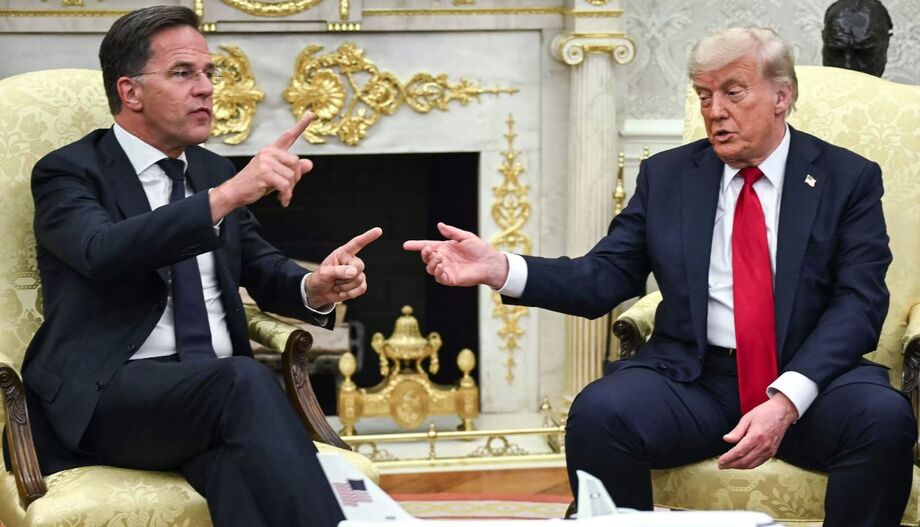 O presidente dos EUA, Donald Trump, se encontra com o secretário-geral da Otan, Mark Rutte (à esquerda), no Salão Oval da Casa Branca em Washington, antes de dar um ultimato a Vladimir Putin