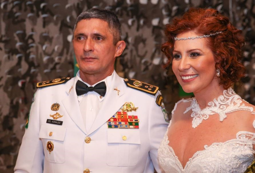 Ex-deputada Carla Zambelli e seu marido, Coronel Aginaldo