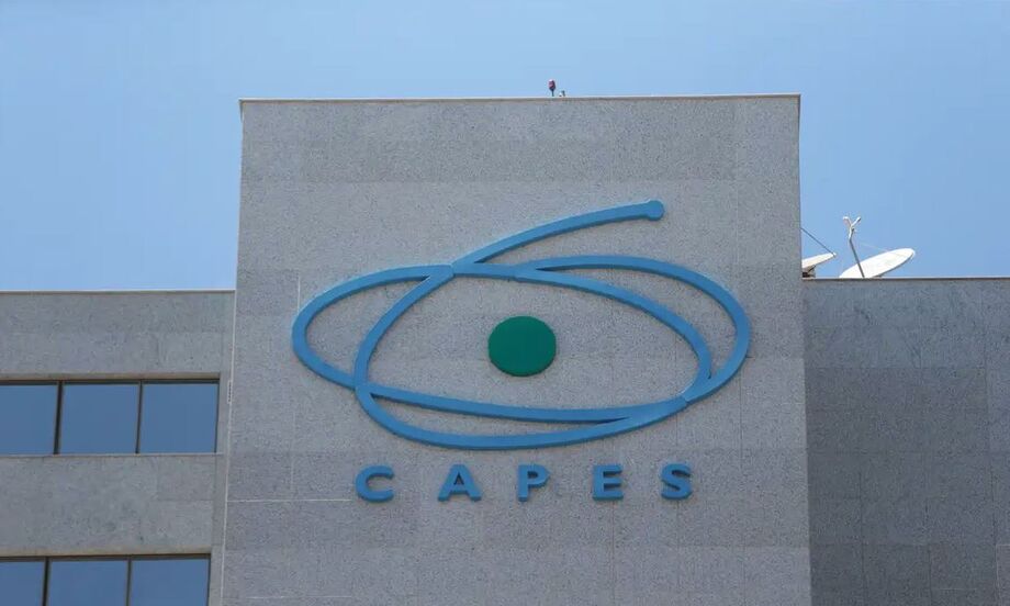 Coordenação de Aperfeiçoamento de Pessoal de Nível Superior (Capes).