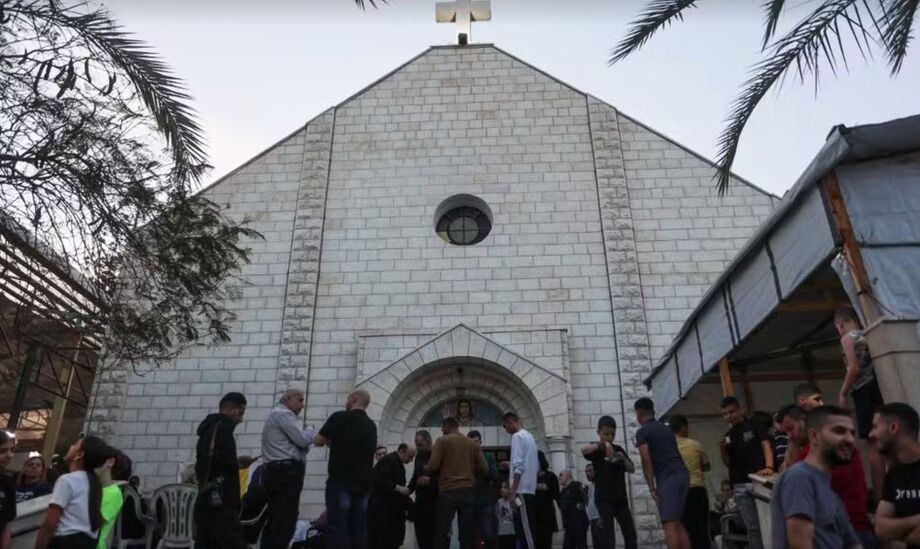 Igreja da Sagrada Família em Gaza, única igreja católica no território palestino, foi bombardeada em 17 de julho de 2025.