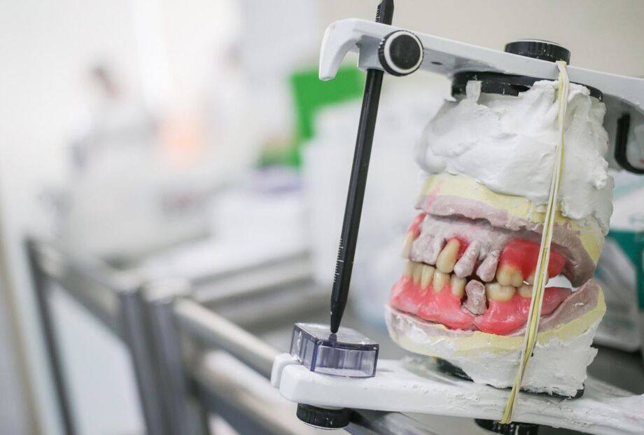 Prática de odontologia biológica não é reconhecida pelo Conselho Federal de Odontologia (CFO), autoridade reguladora da profissão, como especialidade nem como habilitação