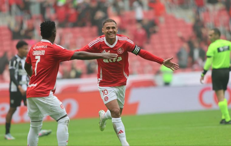 Alan Patrick marca no primeiro tempo no Beira-Rio para decretar o triunfo coloradoCapturar