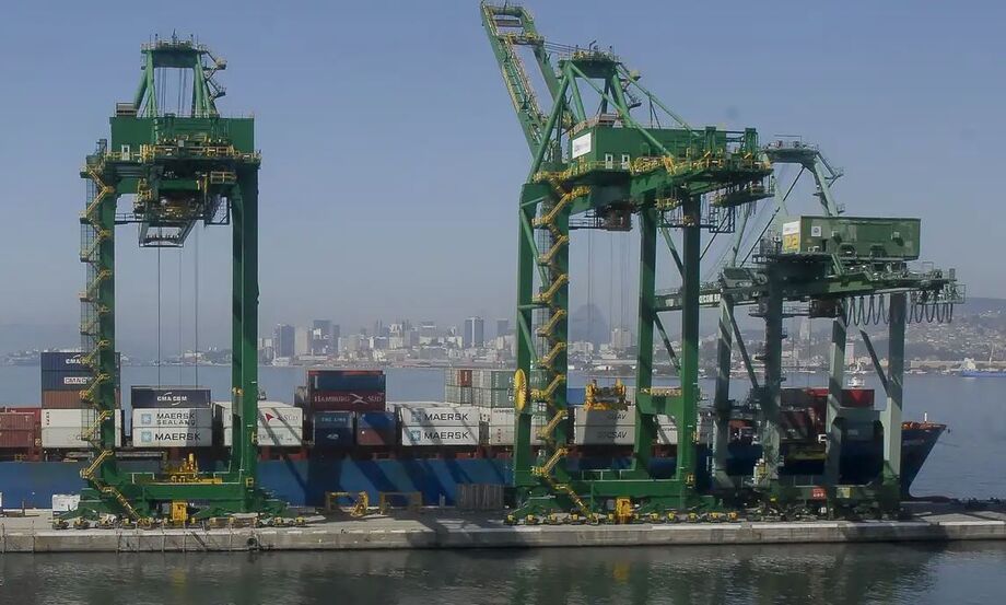 Balança comercial acumula superávit de US$ 30,092 bilhões nos seis primeiros meses de 2025.
