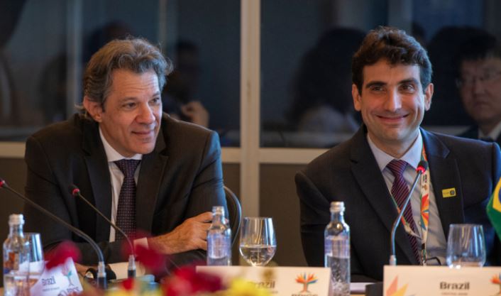 Fernando Haddad e Gabriel Galípolo durante reunião do Brics