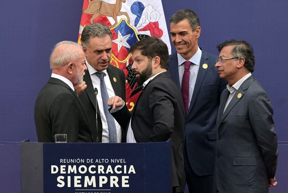 Da esquerda para a direita: Lula, Orsi, Boric, Sánchez e Petro