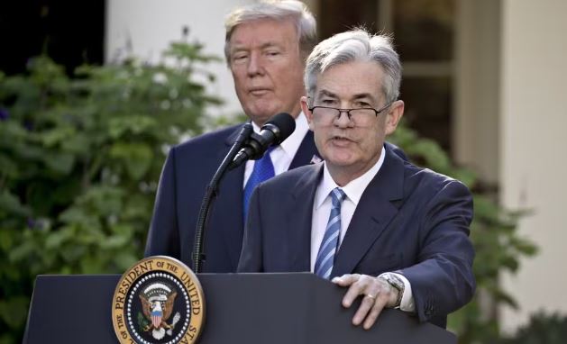 O presidente dos EUA, Donald Trump, e o presidente do Federal Reserve, Jerome Powell