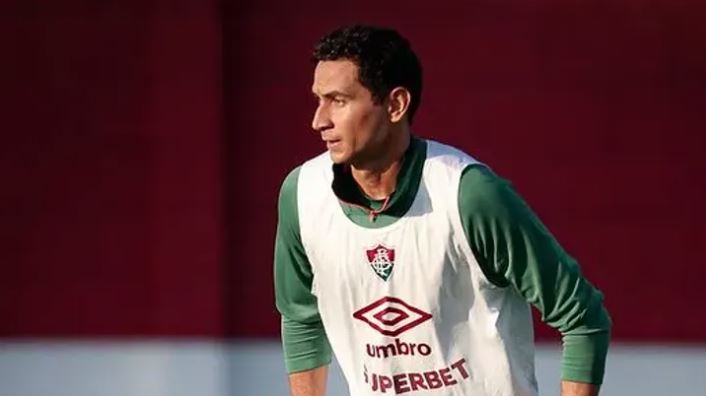 Ganso retorna aos treinos com bola.