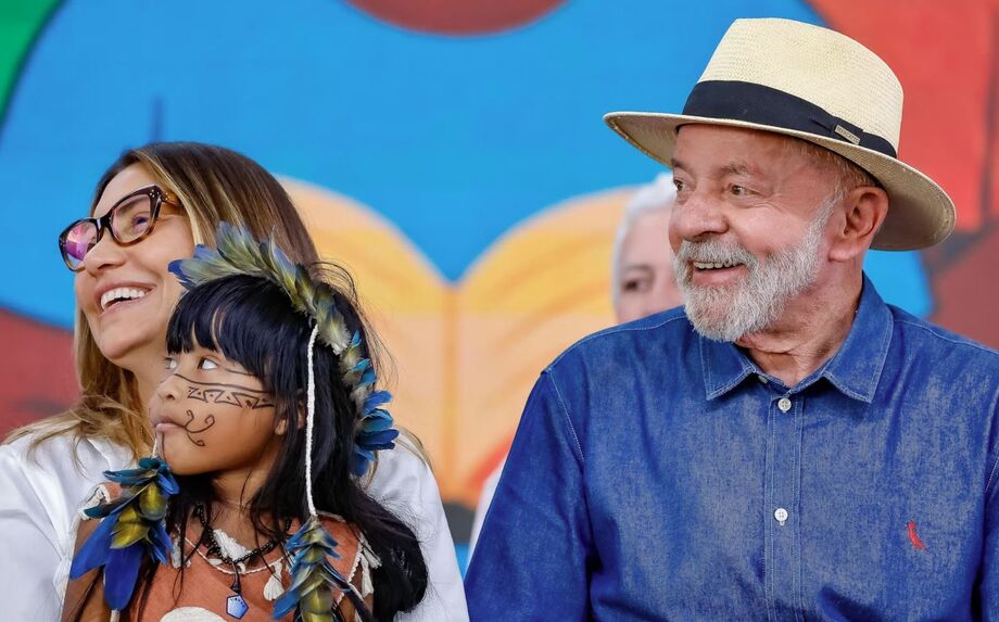 Lula participa de evento no Vale do Jequitinhonha ao lado de Janja e aliados