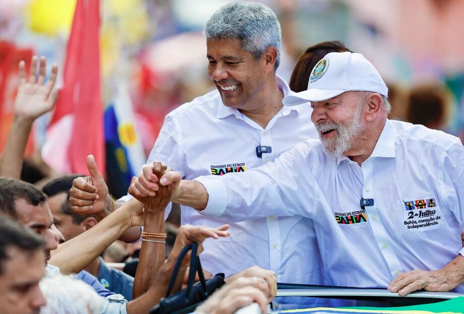 Lula participa de ato político em Salvador ao lado do governador da Bahia Jerônimo Rodrigues;