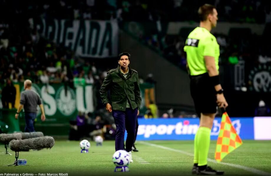 Abel Ferreira reclama da arbitragem em Palmeiras x Grêmio