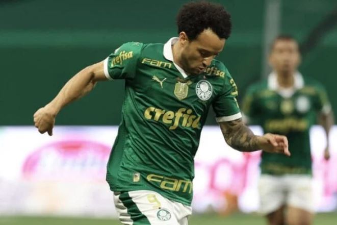 Palmeiras intensifica treinos para clássico com Corinthians e tem retorno parcial de Felipe Anderson e Bruno Henrique.