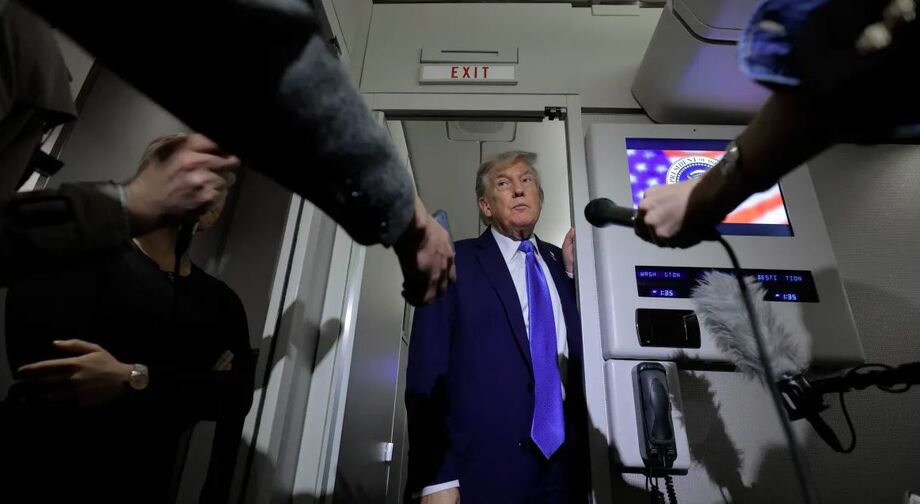 Trump dá 10 dias para Rússia encerrar guerra na Ucrânia e ameaça impor tarifas sem detalhar impacto.