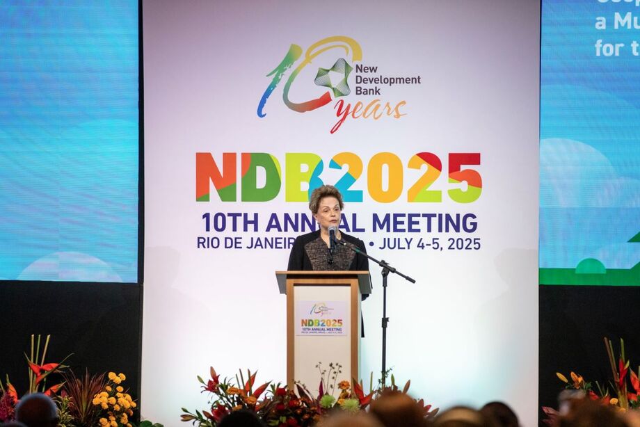 Presidente do NDB, Dilma Rousseff, em cerimônia de reunião anual no Rio.