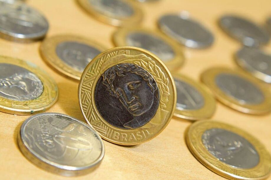 O Governo Central registrou um déficit primário de R$ 44,3 bilhões em junho, mas o resultado superou as expectativas do mercado e foi o melhor desde 2023. O déficit acumulado no ano é de R$ 11,46 bilhões, com receitas e despesas em crescimento.
