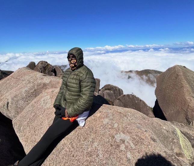 Gominho foi de 148 kg para 87 kg e escalou rocha em parque nacional no RJ
