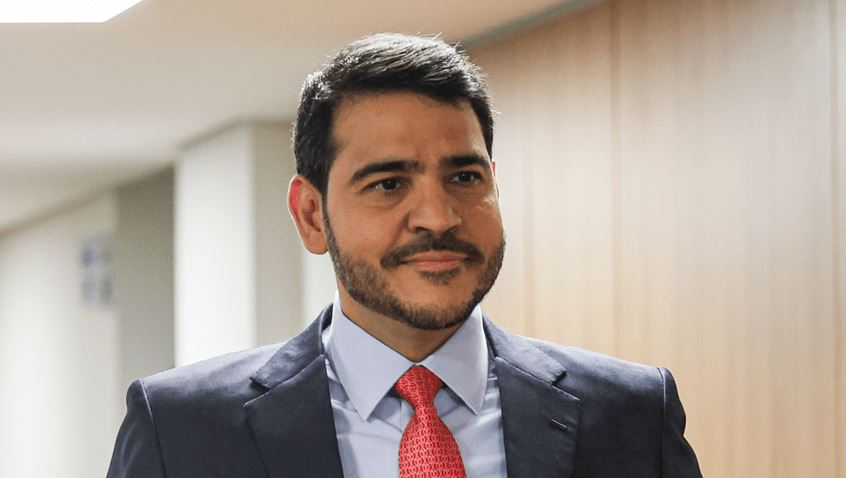 Jorge Messias, ministro da AGU, afirmou que sanções dos EUA a Moraes afrontam soberania do Brasil.
