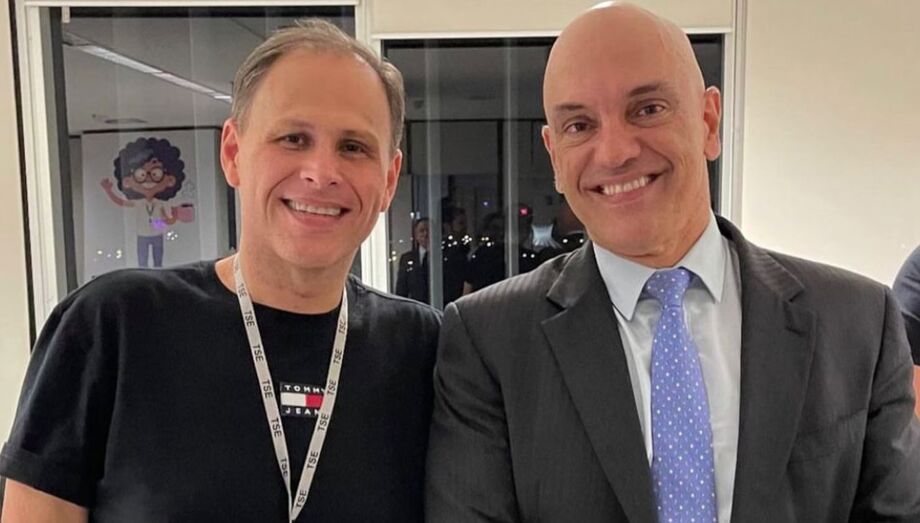 Eduardo Tagliaferro, ex-assessor de Alexandre de Moraes, promete revelar bastidores do STF e acusa o ministro de perseguição política e vazamento de informações.