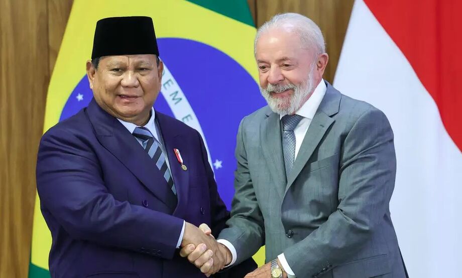 Presidente Lula ao lado do presidente da Indonésia, Prabowo Subianto.