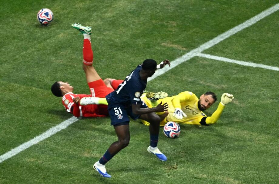 Lance entre Donnarumma e Musiala