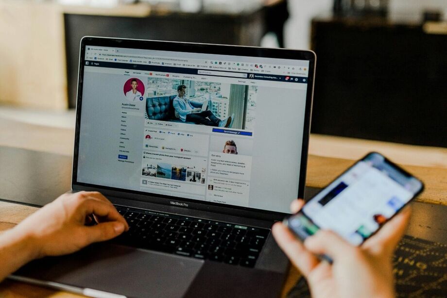 Mini Jornada da IA ensina jovens a aplicar ferramentas de IA em negócios, redes sociais e criação de conteúdo.