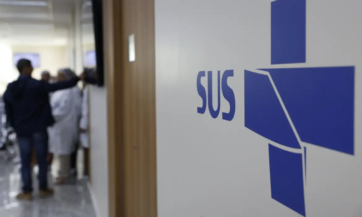 Com previsão de 1,8 milhão de unidades, implantação do Implanon exigirá capacitação de profissionais e atualização de diretrizes clínicas em UBS de todo o país.
