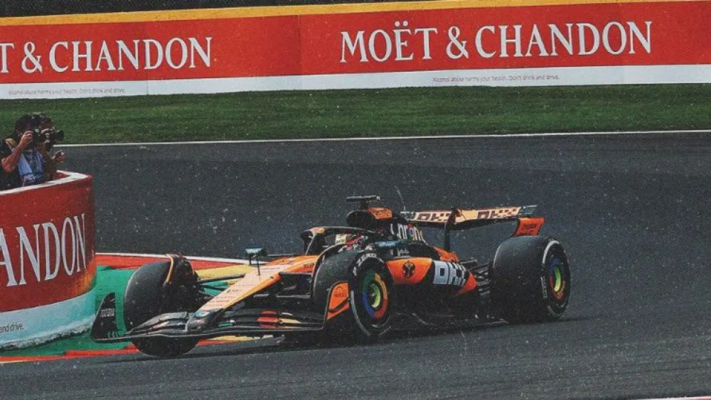 Oscar Piastri, da McLaren, durante treino livre na Bélgica, nesta sexta-feira (25)