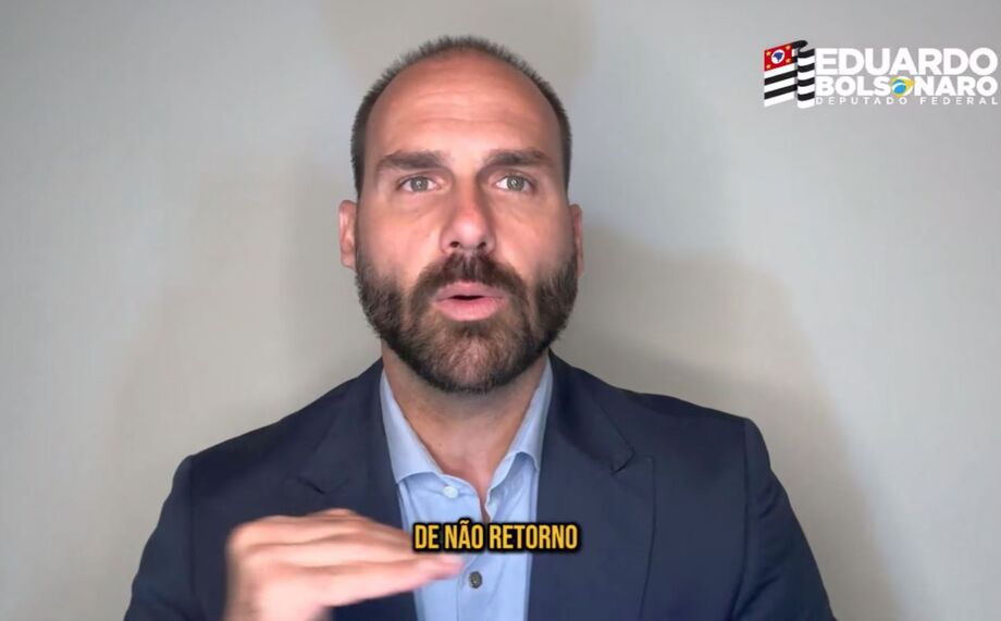 Deputado federal licenciado Eduardo Bolsonaro (PL) afirma está 'exilado' nos Estados Unidos.
