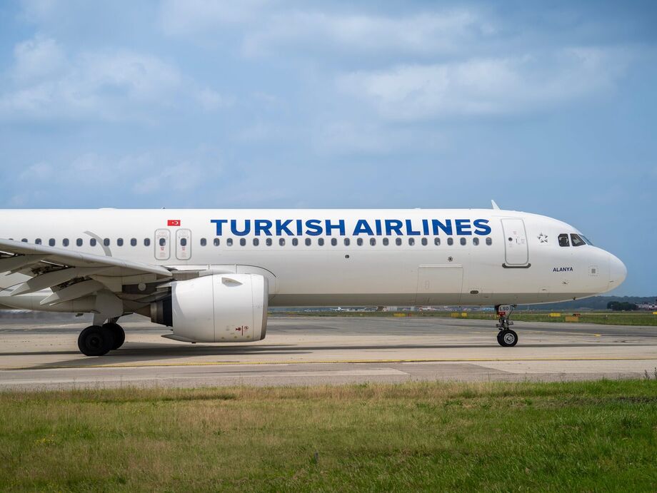 Homem sofreu emergência médica e morreu em voo da Turkish Airlines