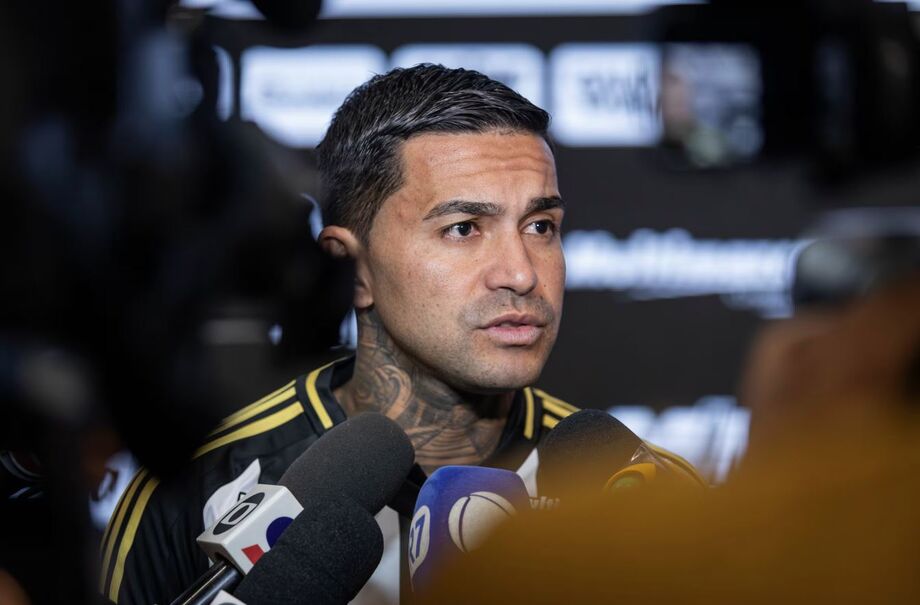 Dudu não pôde defender o Atlético-MG contra o Palmeiras em razão de decisão no processo movido por Leila Pereira.