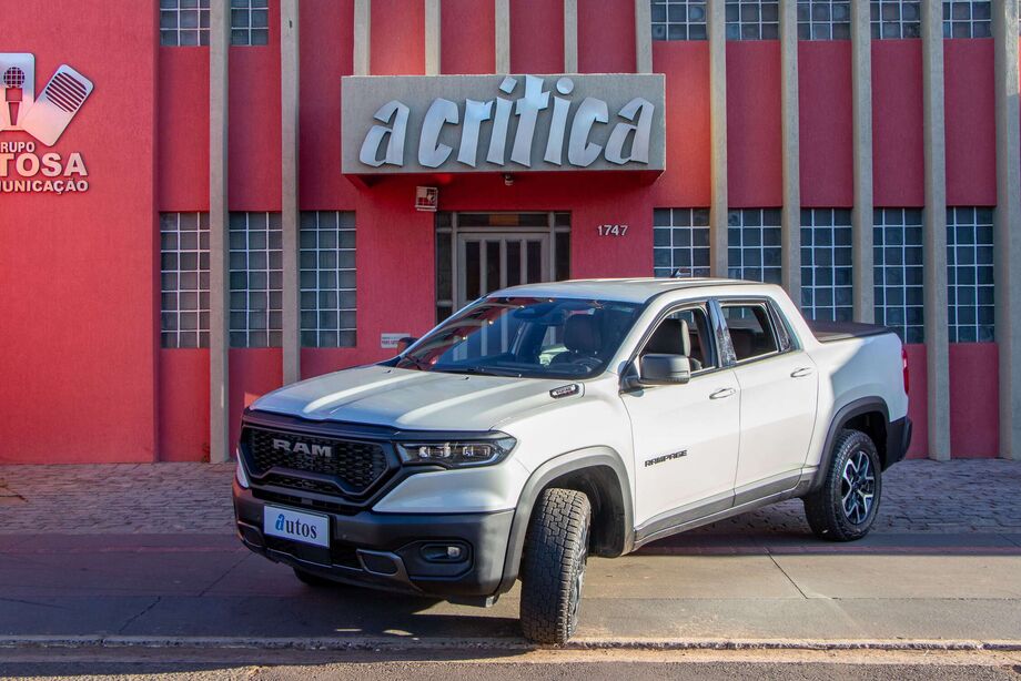 Ram Rampage 2025 com motor 2.2 turbodiesel ganha mais potência e conforto, com consumo equilibrado para o dia a dia e estrada.