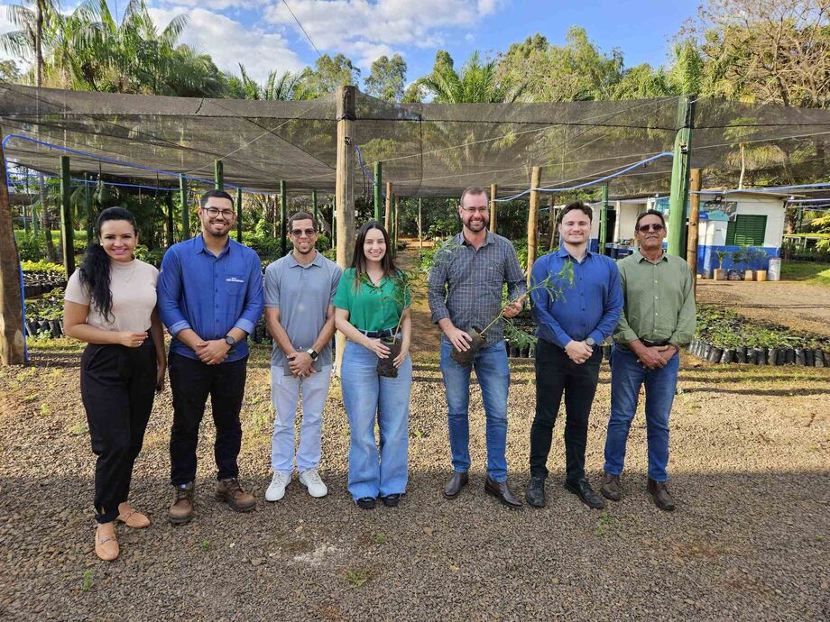 A visita da Secretaria de Meio Ambiente de Ponta Porã ao Viveiro Isaac de Oliveira, da MS Pantanal, fortalece as ações de preservação ambiental e arborização da cidade.