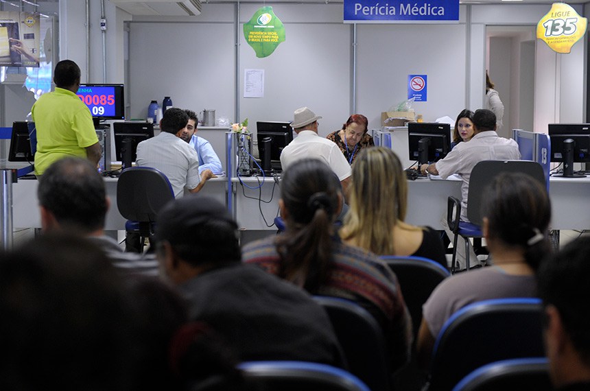 Lei publicada no Diário Oficial da União garante dispensa de perícia médica periódica para aposentados por incapacidade permanente