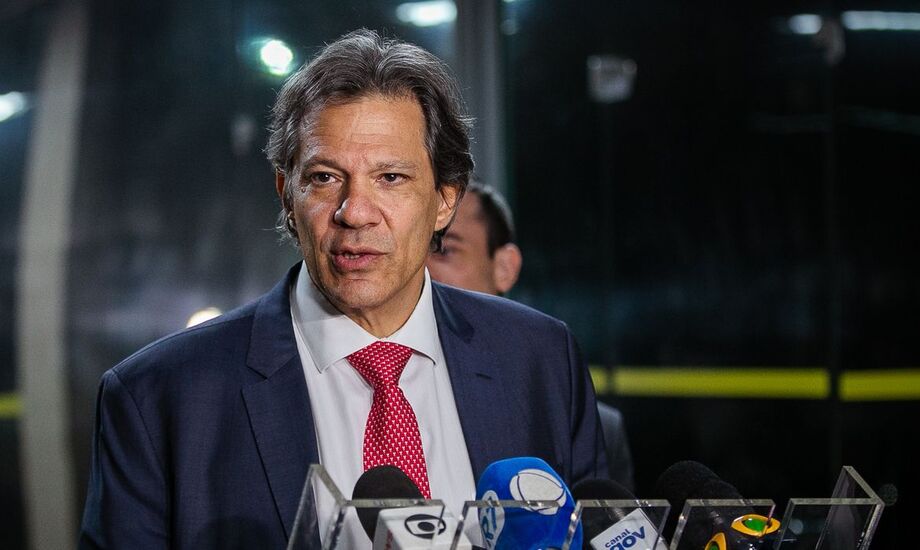 Ministro Haddad aguarda decisão rápida do STF sobre impasse do IOF; 90% do decreto é aceito, mas risco sacado gera controvérsia.
