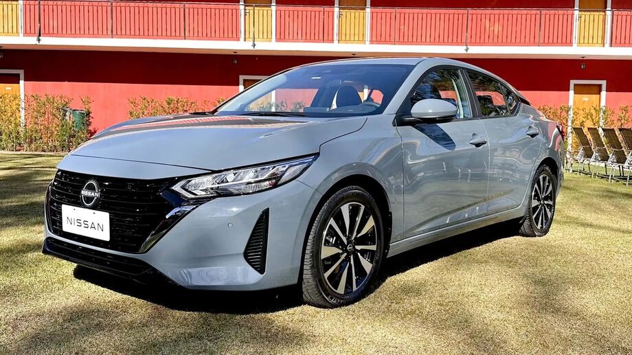 Nissan oferece Sentra com até R$ 36,9 mil de desconto para PcD, preço do sedã pode ficar abaixo do Kicks 2026.