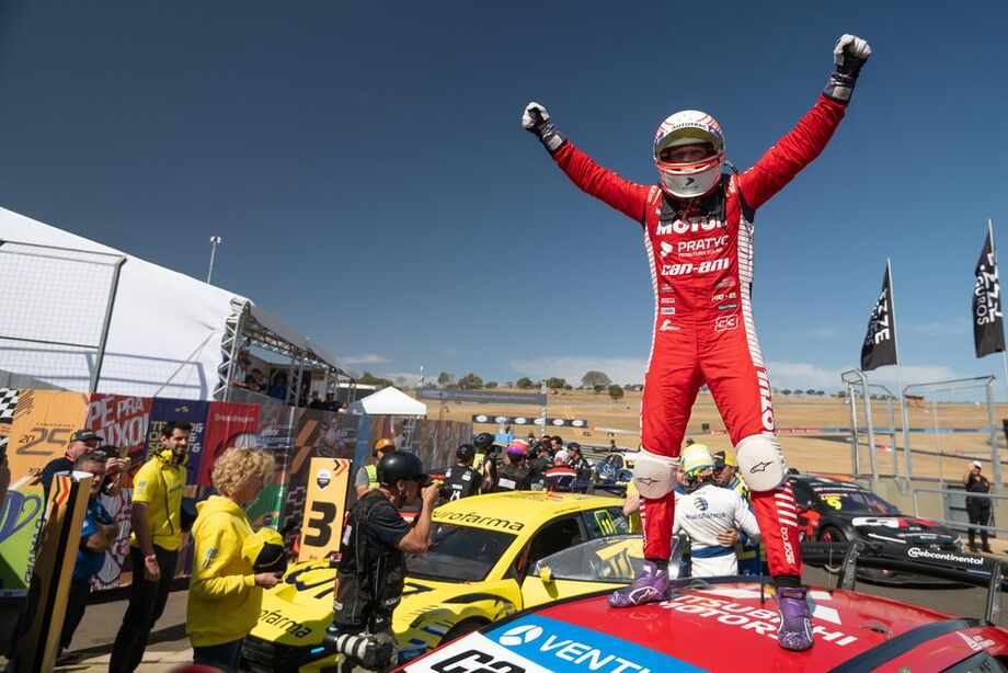 Foi a primeira vitória de Nelsinho Piquet pela Mitsubishi Motors na Stock Car