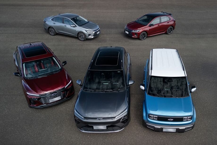 Chevrolet anuncia Onix e Tracker renovados e estreia Spark e Captiva elétricos no Brasil até o fim de 2025.