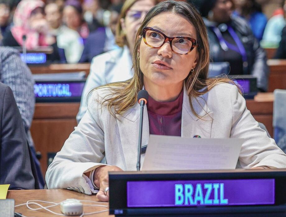 A primeira-dama Janja é alvo de uma ação popular que questiona o uso de verbas públicas e de aeronaves da FAB para suas viagens internacionais.