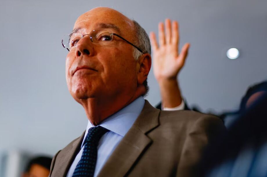 Ministro das relações exteriores, Mauro Vieira, participou da reunião com os senadores.