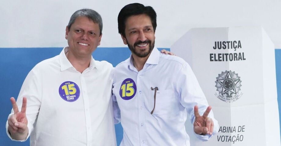 Tarcísio de Freitas e Ricardo Nunes durante as eleições municipais de 2024.