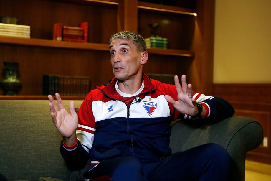 Juan Pablo Vojvoda não é mais treinador do Fortaleza.