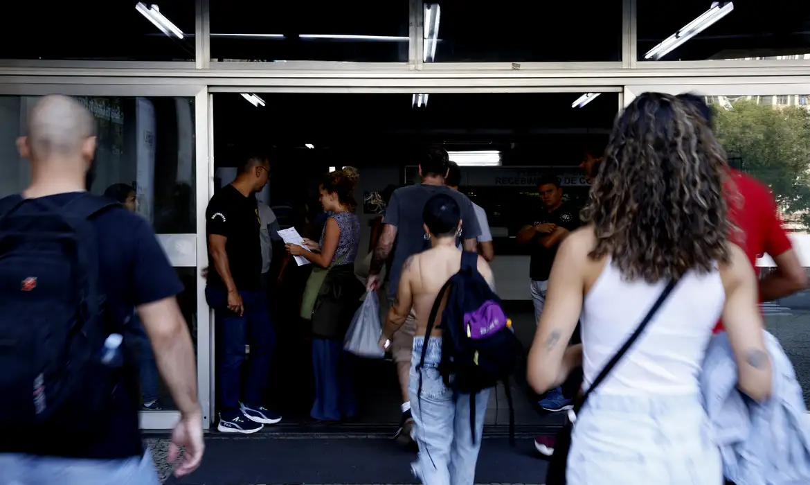 Ministério Público pede de suspensão do CNU 2025 por falhas nas cotas