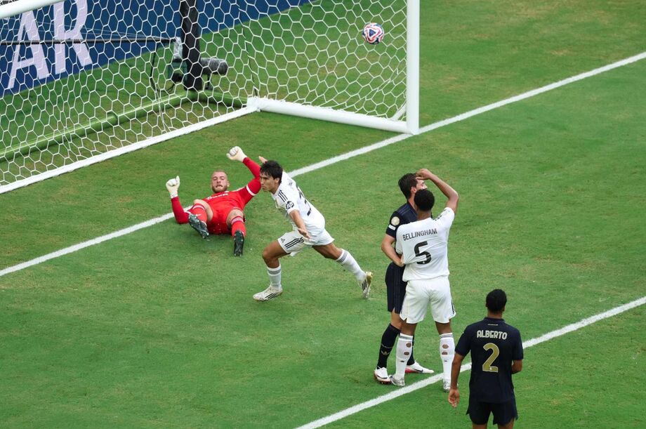 Gonzalo Garcia fez o único gol do jogo, classificando o Real Madrid para as quartas de final.