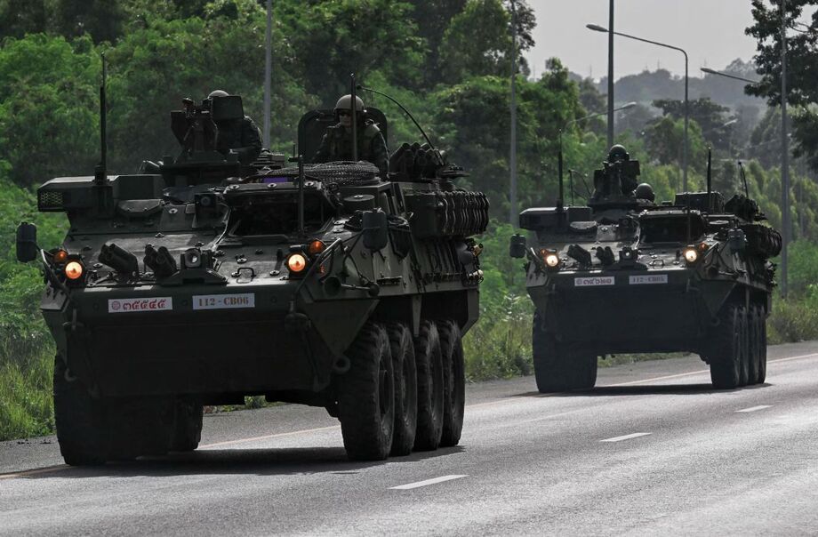 Tanques da Tailândia se dirigem a zona de fronteira com o Camboja
